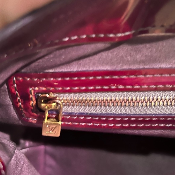 LOUIS VUITTON Vernis Wilshire PM - Picture 11 of 15